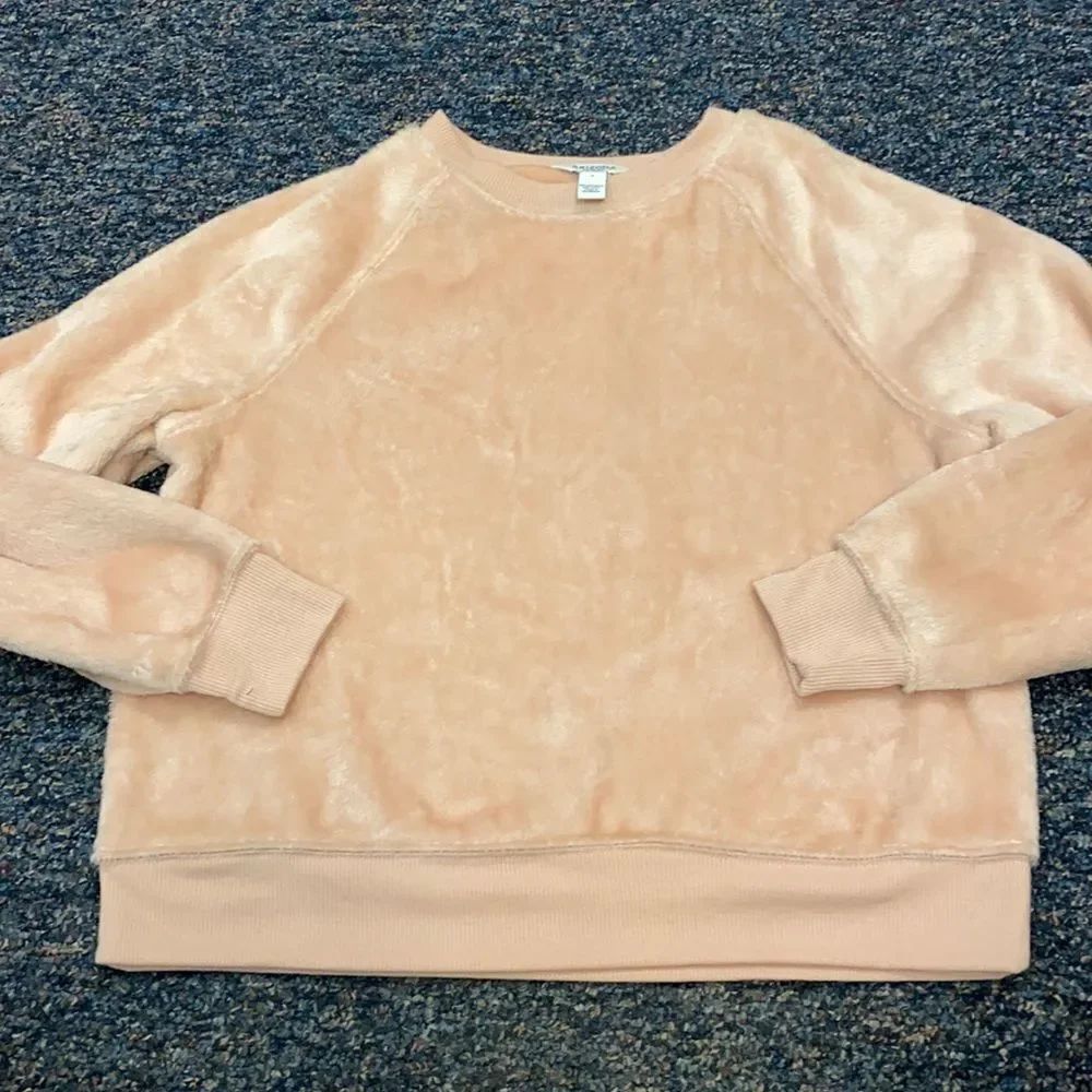 Arizona Jean Co. pink fuzzy sweater sz. S